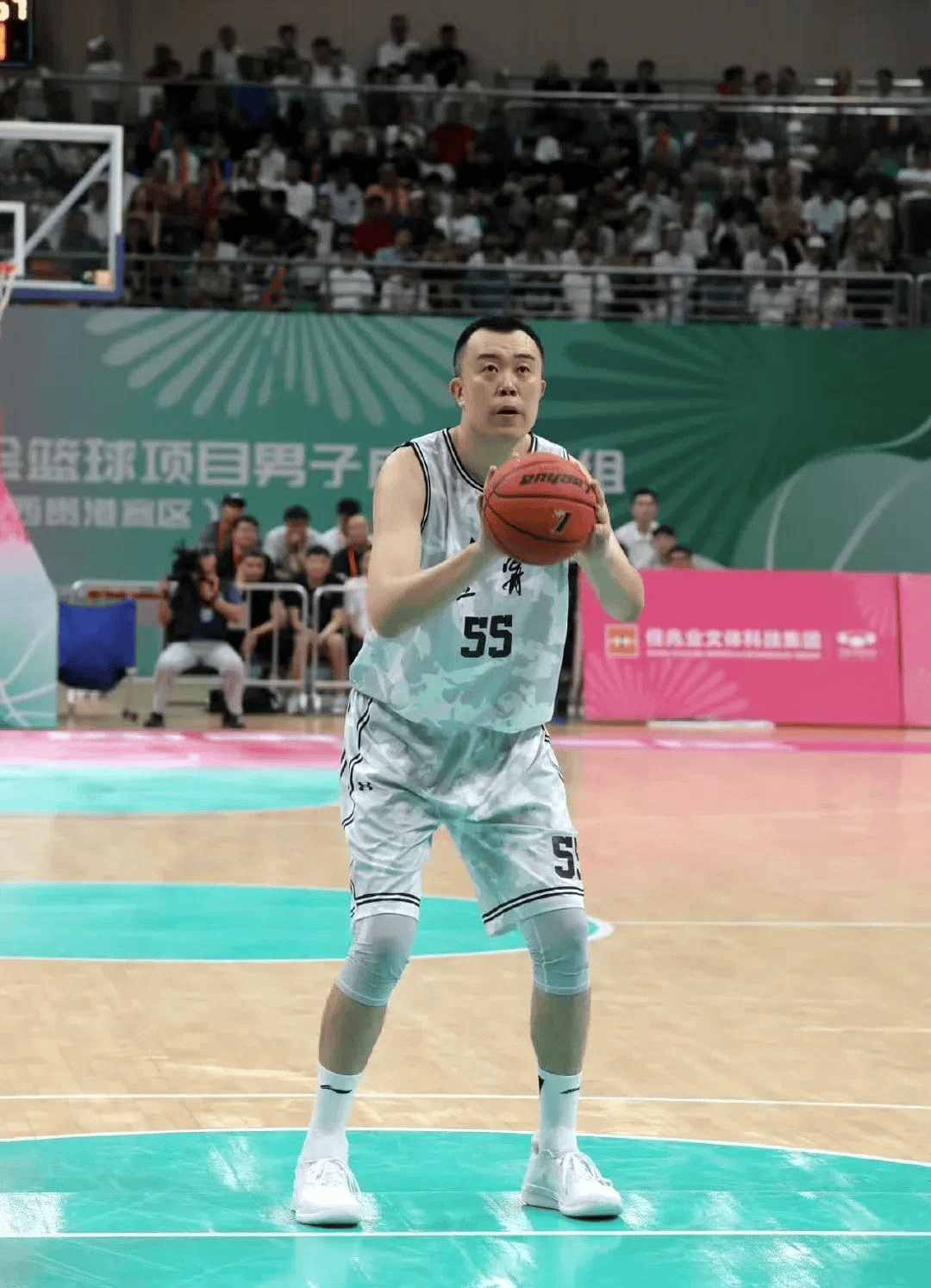 关于队员拼尽全力,为了赢得CBA比赛而努力拼搏的信息